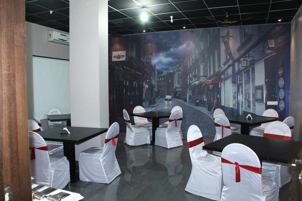 The Sky Court Hotel Aurangabad  Exterior foto