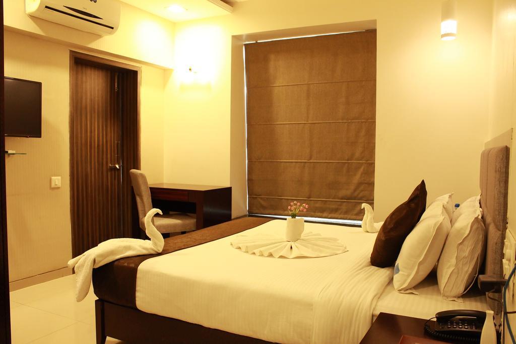 The Sky Court Hotel Aurangabad  Exterior foto